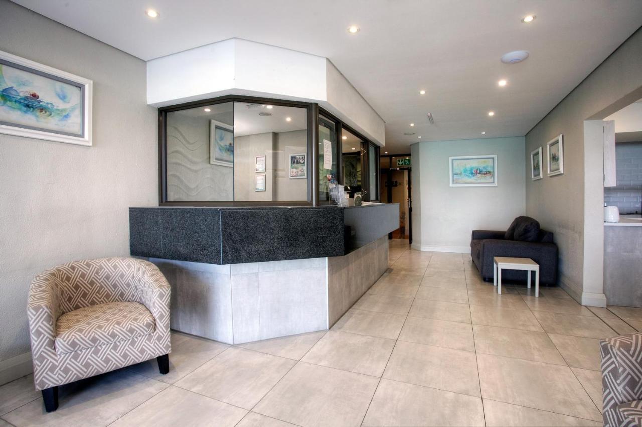 Marine Lodge East London Extérieur photo